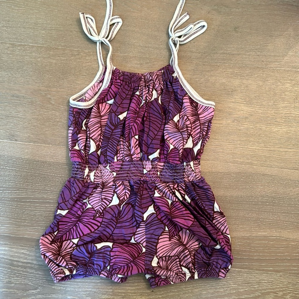 Pink chicken romper size 6